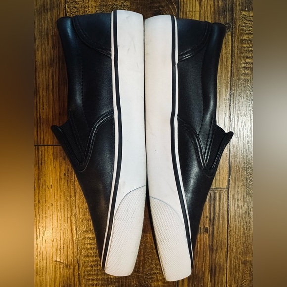 Lugz Women’s Clipper Slip-On Sneaker - Picture 5 of 6